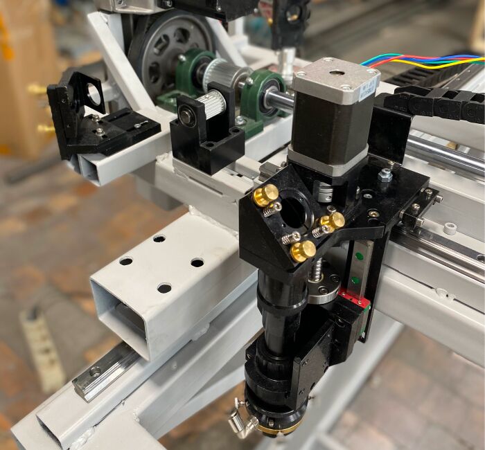Лазерный станок CO2 с автофокусом и MIX-головкой GRAY 2015, изображение 2