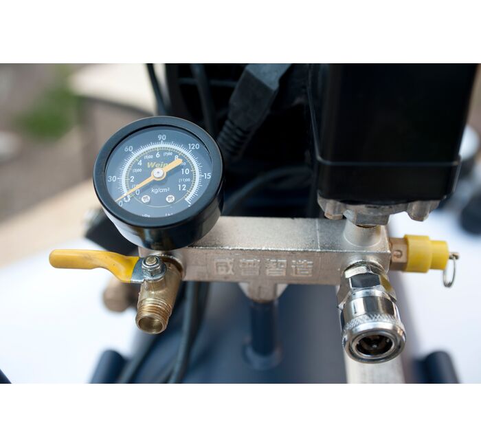 Компрессор безмасляный 0,8МПа, 1,5 КВт